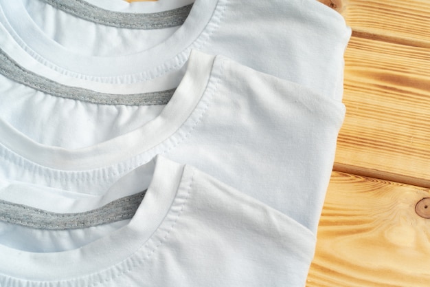 d'un t-shirt de couleur blanche, espace copie