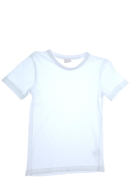 T-shirt enfant blanc isolé sur blanc