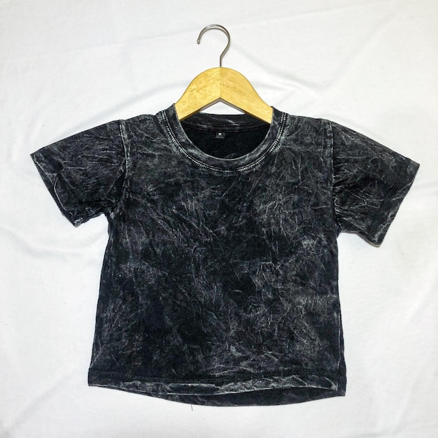 T-shirt en gros plan avec ACID WASH ou maquette d'image à effet lavé au sable