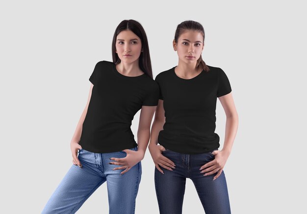 T-shirt souple noir sur les filles en jeans isolé sur fond