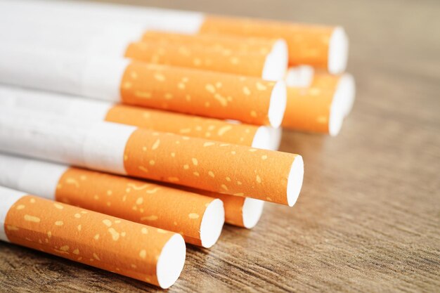 Tabac à cigarettes en papier avec tube filtrant Concept non fumeur