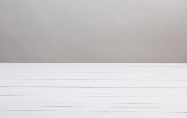 Table en bois blanc vor product