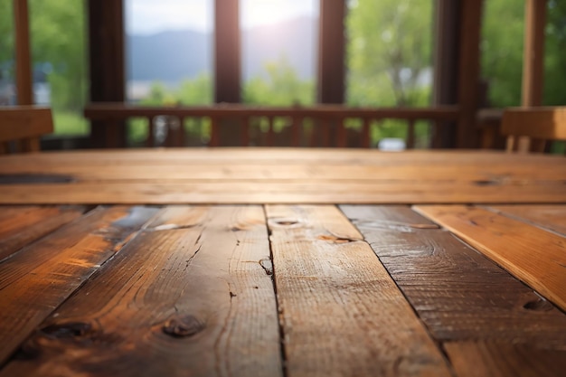 Table en bois sur fond flou avant