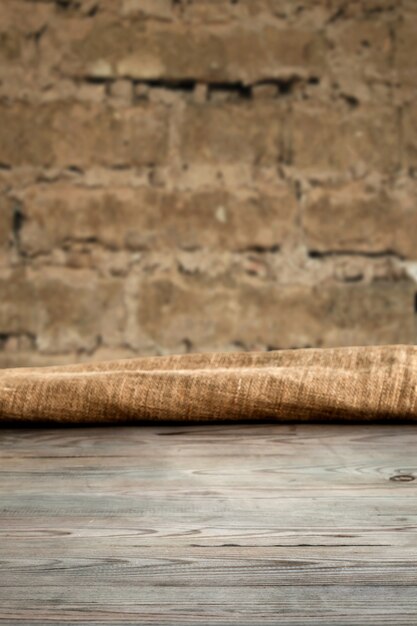 Table en bois avec fond