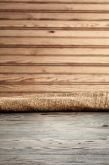 Table en bois avec fond