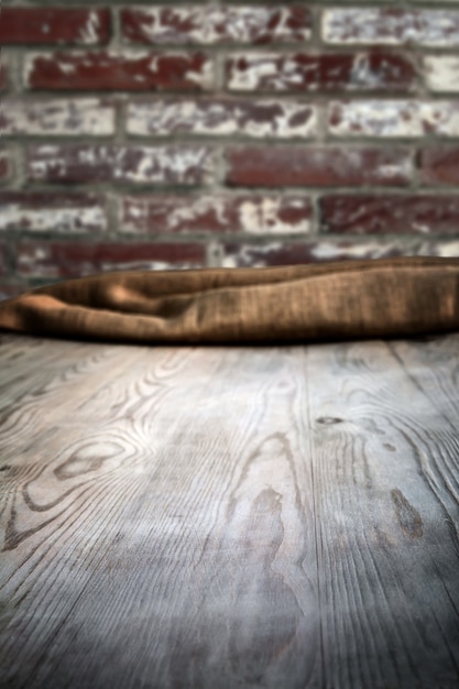 Table en bois avec fond