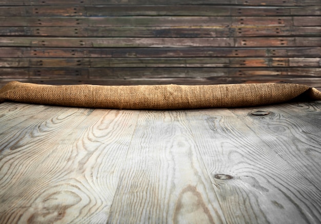 Table en bois avec fond