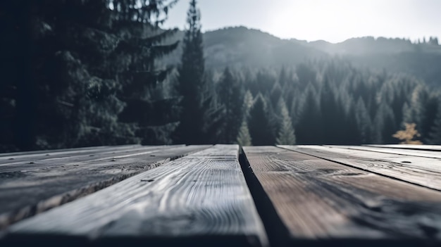 Une table en bois avec une montagne en arrière-plan