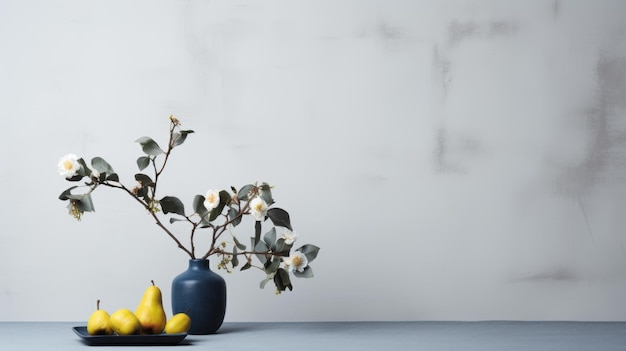 Table en bois de style japonais minimaliste avec des poires dans un vase