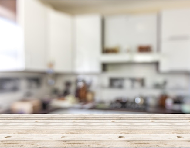 Table en bois vide sur fond de cuisine