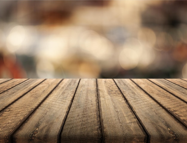 Table en bois vide