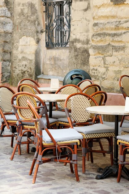 Photo la table du bar sur la terrasse d'été