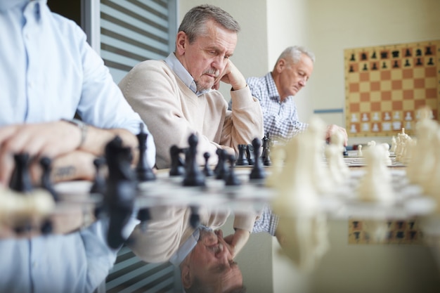 Table d'échecs longue