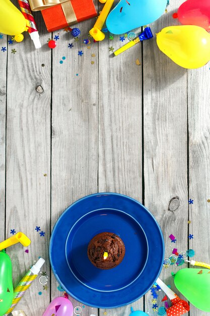 Table de fête pour enfants vue de dessus Cadre muffin au chocolat sparkler cadeau décoration fête