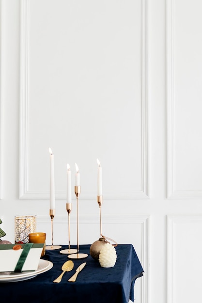 Table à manger avec décoration de Noël