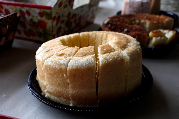 Table de petit déjeuner avec des gâteaux faits maison