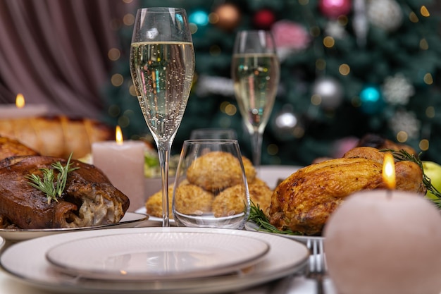 Photo table de vacances de noël décorée de bougies