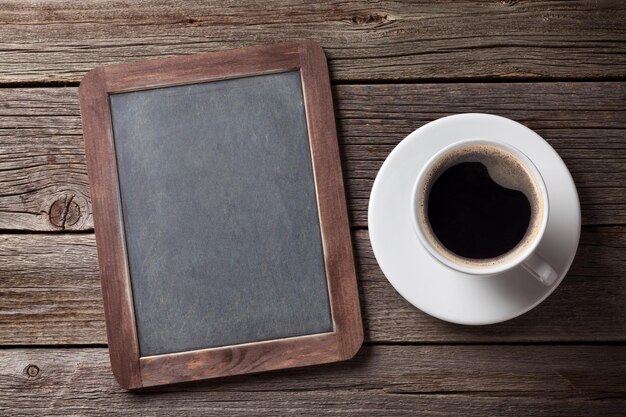 Tableau noir et tasse à café