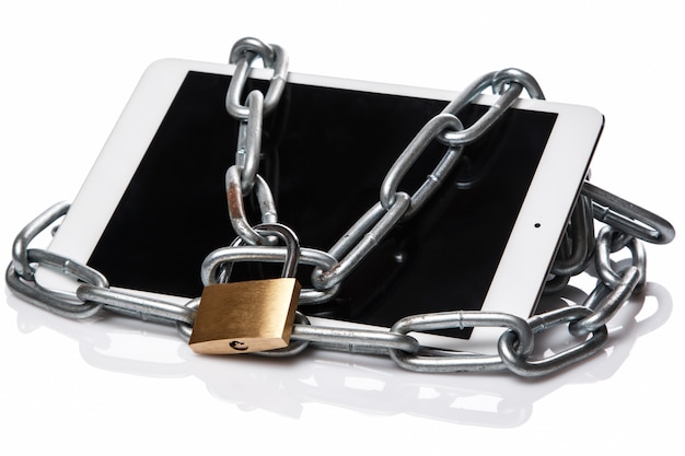 Tablet pc et cadenas avec chaine