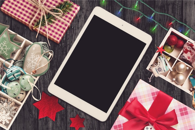 Tablette dans une scène de Noël