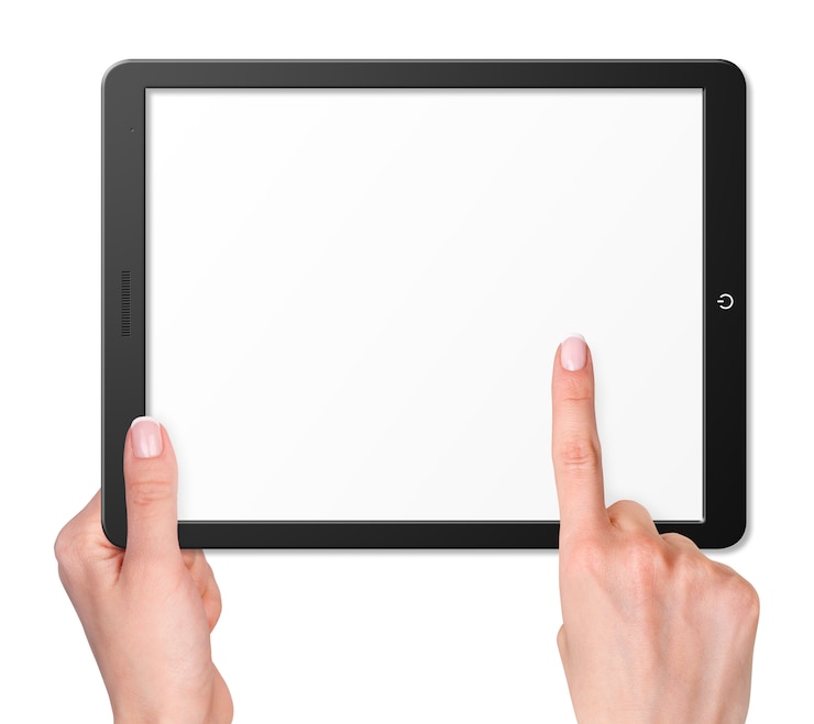 Photo tablette informatique moderne avec les mains