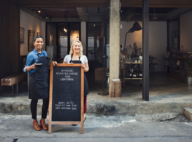 Photo tablier uniforme café café équipe barista concept