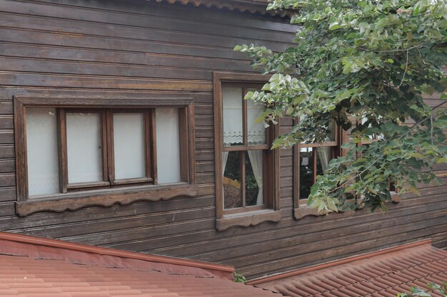 Établir le tir d'une vieille maison en bois