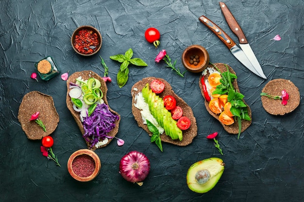 Tacos aux légumes ou tortilla aux légumes frais