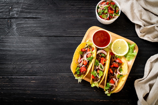 tacos à la viande et aux légumes