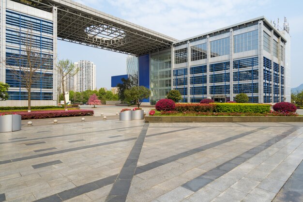 Étage vide et immeuble de bureaux dans le parc scientifique, Chongqing, Chine