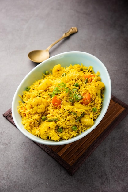 Tahri tehri tehiri ou tahari est un repas indien à base de légumes et de riz
