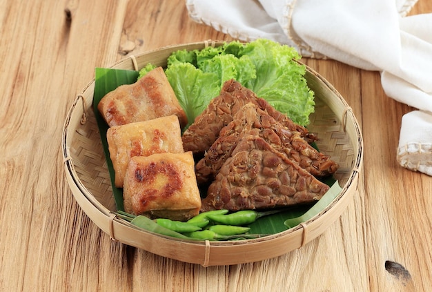 Tahu Tempe Bacem Tofu et Tempeh aux Épices Douces