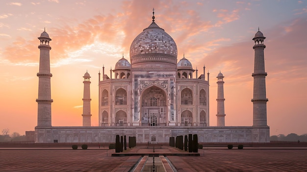 Le Taj Mahal est un mausolée en marbre blanc situé à Agra, en Inde