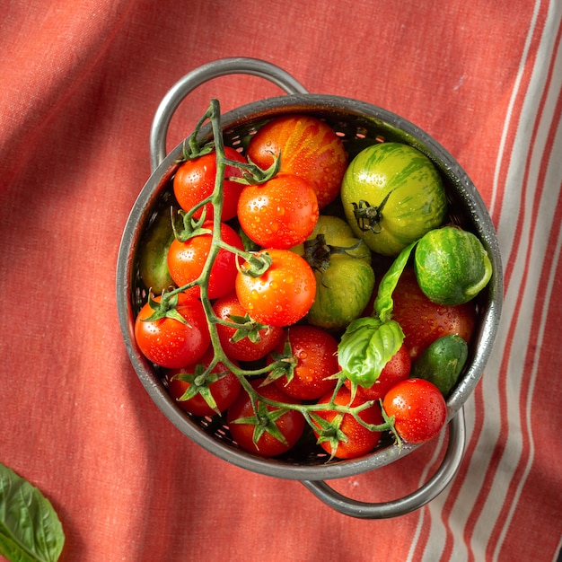 tamis de tomates fraîches au basilic