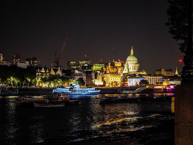 Tamise HDR à Londres la nuit