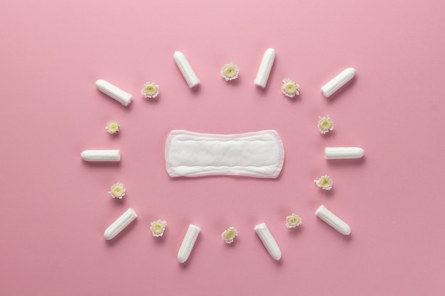 Tampons, serviettes hygiéniques féminines