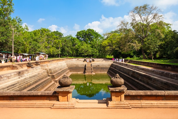 Étangs jumeaux Kuttam Pokuna