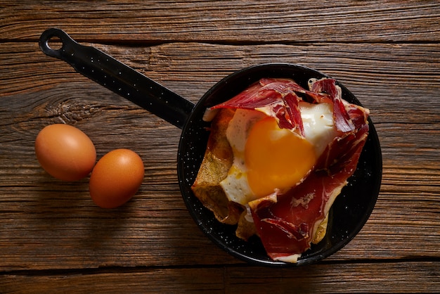 Tapas Huevos Rotos Oeufs Cassés Au Jambon