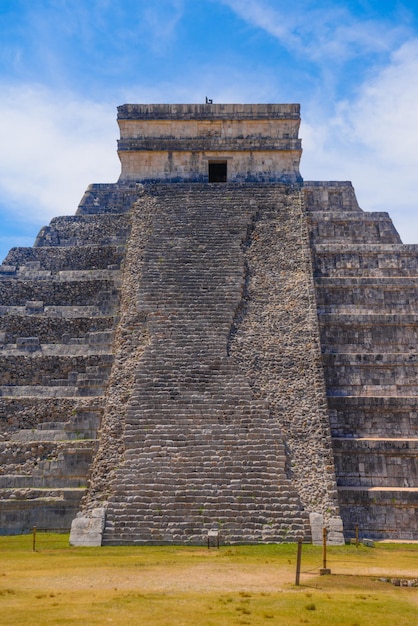 Étapes de l'échelle du temple Pyramide de Kukulcan El Castillo Chichen Itza Yucatan Mexique civilisation Maya