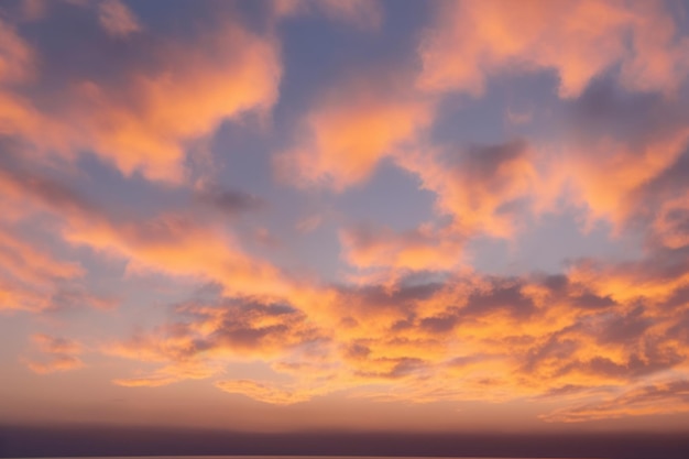 A Tapestry of Twilight Les riches couleurs de Sunset Sky remplacent la technologie IA générative