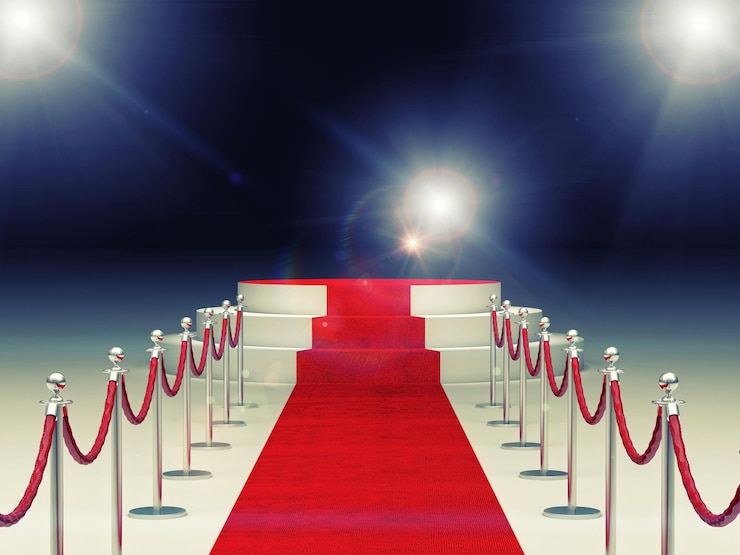 Photo tapis rouge au milieu des poteaux contre les lumières éclairées