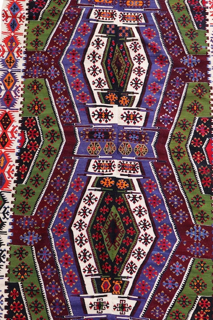 Tapis turc ancien tissé en laine