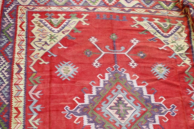 Tapis turc antique tissé à la main