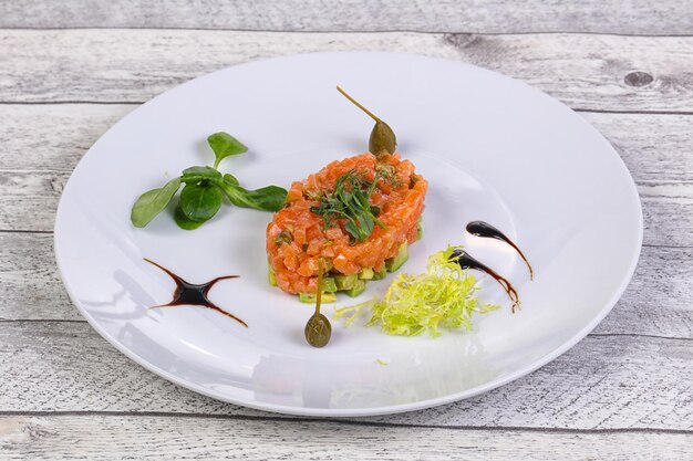 Tartare de saumon et avocat