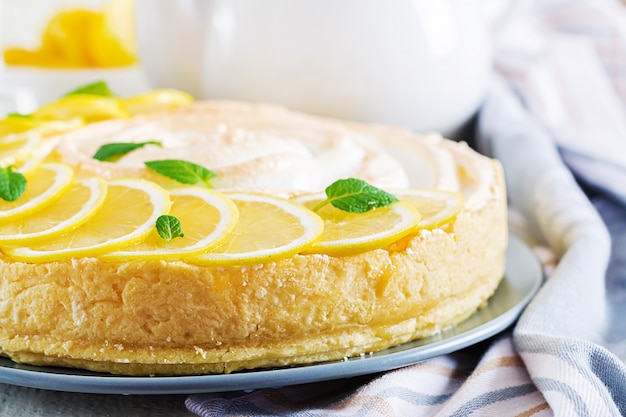 Photo tarte au citron et à la meringue