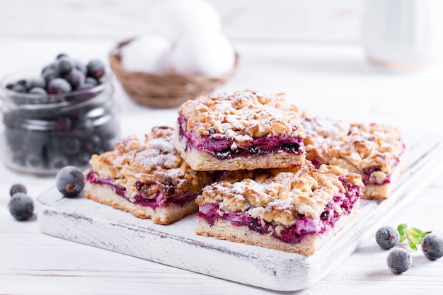 Tarte aux fruits maison avec crumbles