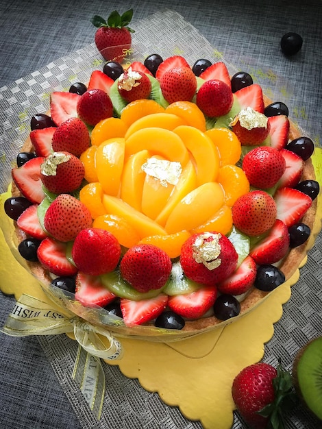 Tarte aux fruits mélangés à la crème pâtissière