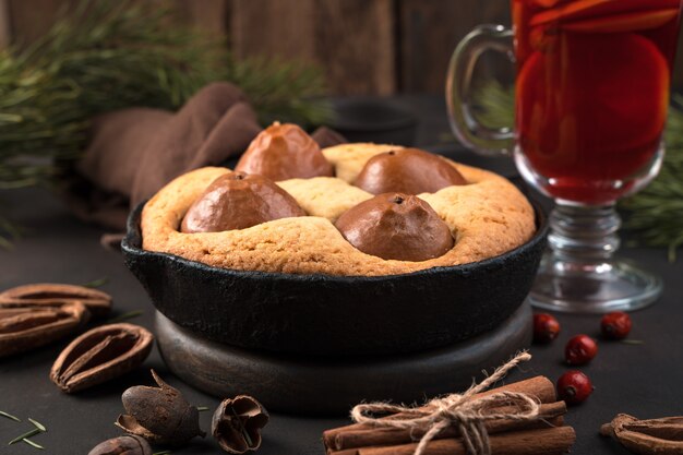 Tarte aux poires sur fond de Noël