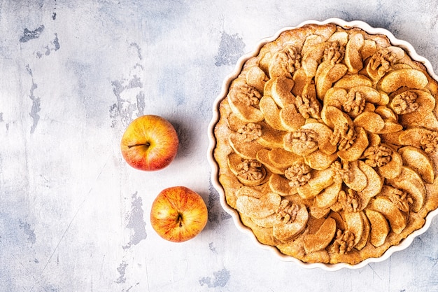 Tarte aux pommes aux noix et cannelle