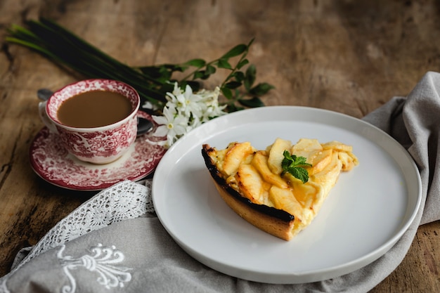 Tarte aux pommes à la cannelle et à la menthe